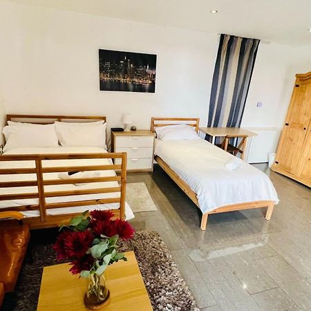 City View Sunset Luxurious Apartment In London Zone-1 Including One Family Twin Room With Its Own Stunning Private Terrace エクステリア 写真