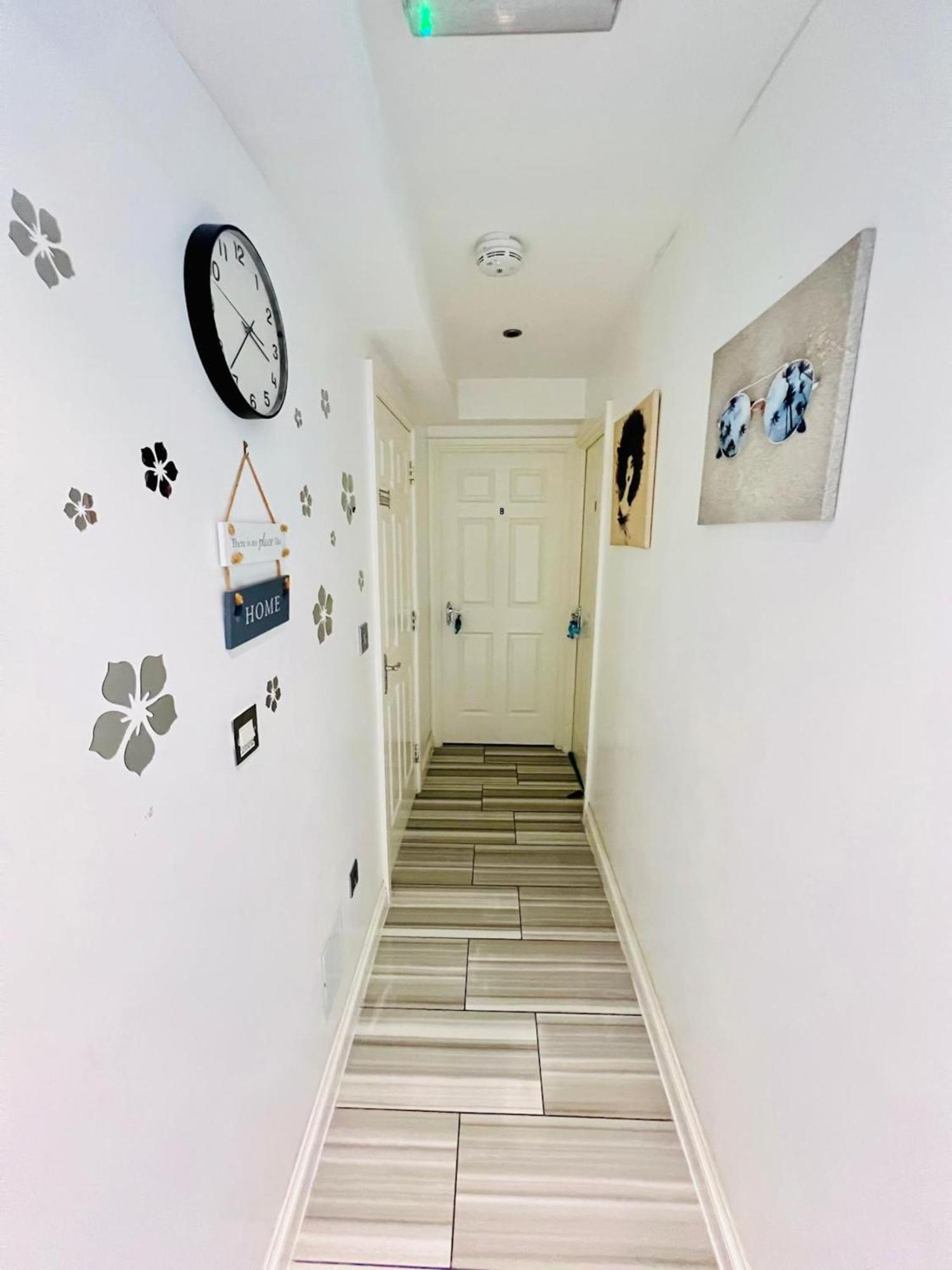 City View Sunset Luxurious Apartment In London Zone-1 Including One Family Twin Room With Its Own Stunning Private Terrace エクステリア 写真