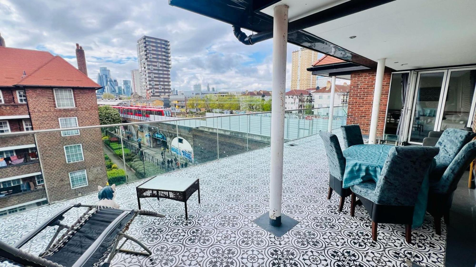 City View Sunset Luxurious Apartment In London Zone-1 Including One Family Twin Room With Its Own Stunning Private Terrace エクステリア 写真