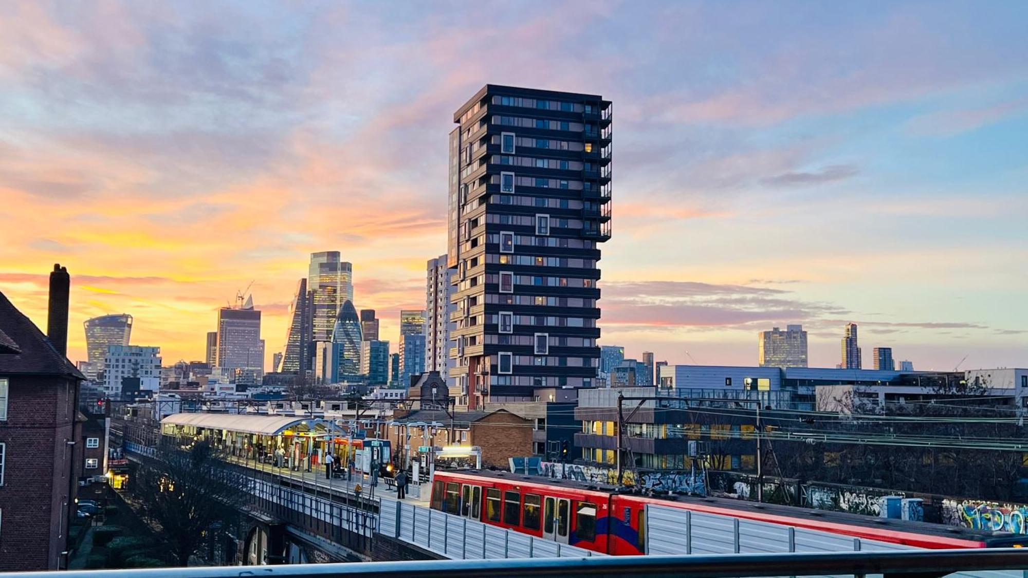 City View Sunset Luxurious Apartment In London Zone-1 Including One Family Twin Room With Its Own Stunning Private Terrace エクステリア 写真
